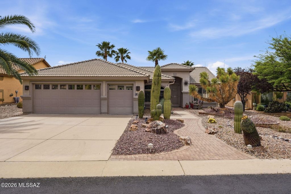 1950 E Desert Lark Pass, Green Valley, AZ 85614