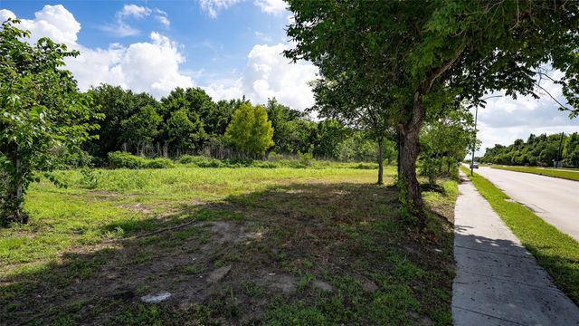 5914 E Orem Drive, Houston, TX 77048