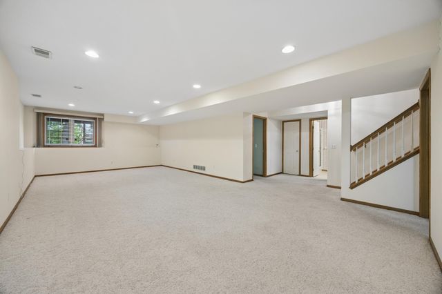 2282 Stephani Court, Little Canada, MN 55117