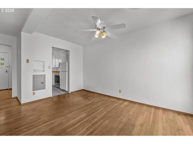 6723 Ne BROADWAY, Portland, OR 97213