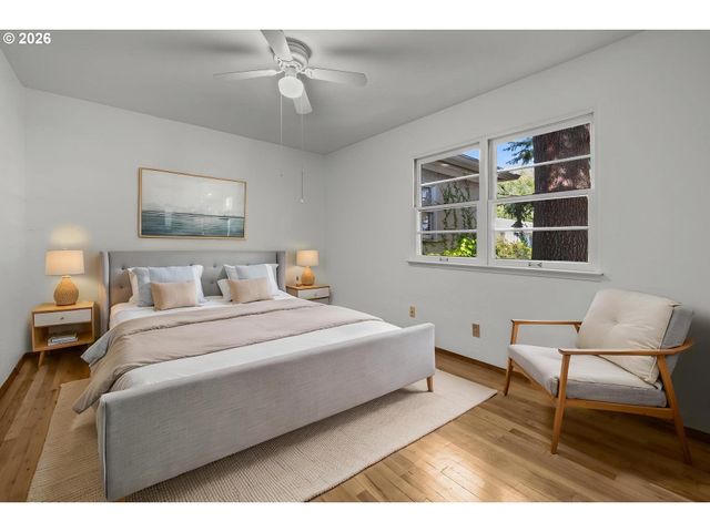 6723 Ne BROADWAY, Portland, OR 97213