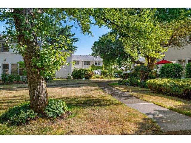 6723 Ne BROADWAY, Portland, OR 97213