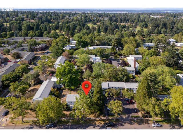 6723 Ne BROADWAY, Portland, OR 97213