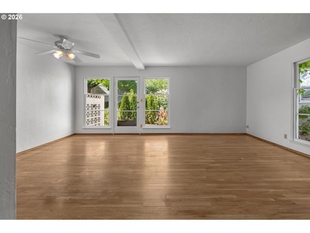 6723 Ne BROADWAY, Portland, OR 97213