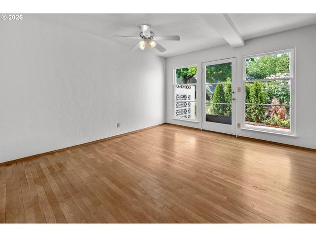 6723 Ne BROADWAY, Portland, OR 97213