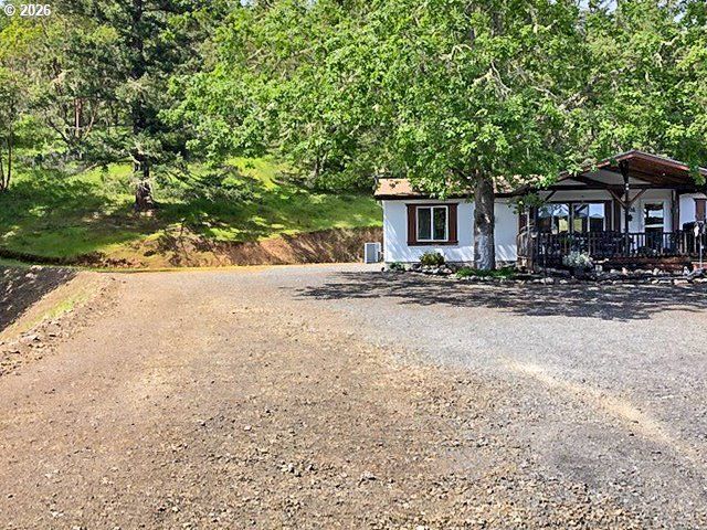 5956 BUCKHORN Rd, Roseburg, OR 97470