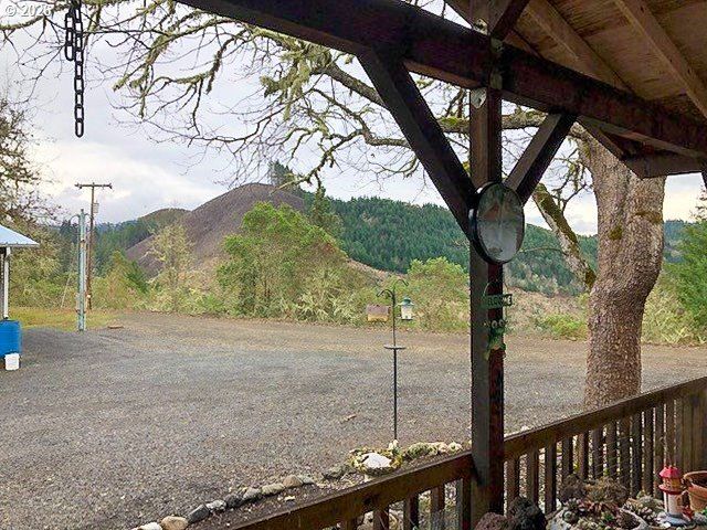 5956 BUCKHORN Rd, Roseburg, OR 97470