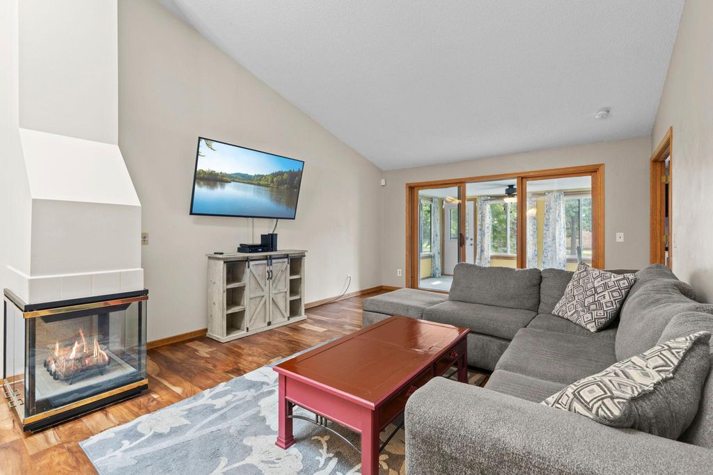 14621 Embassy Avenue, Apple Valley, MN 55124 — photo 4