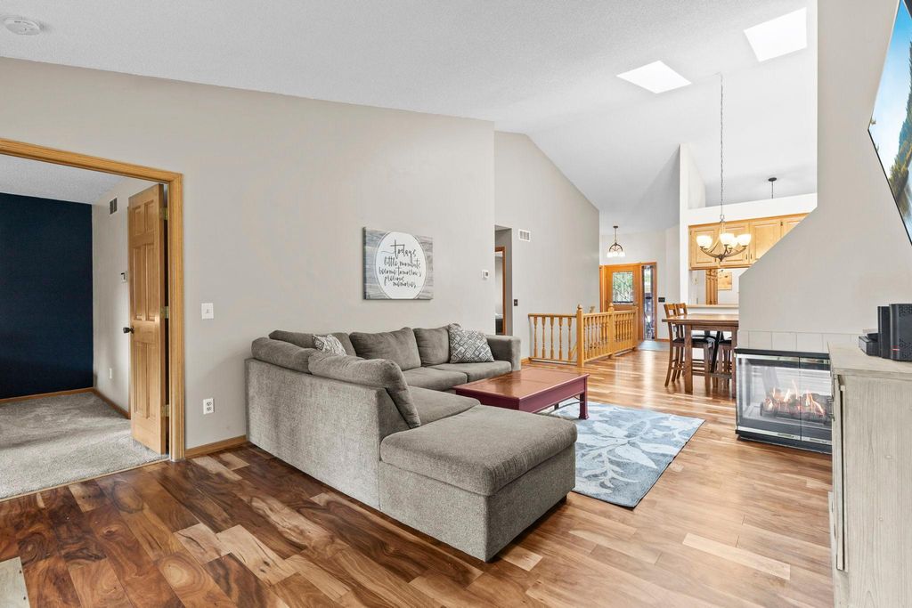 14621 Embassy Avenue, Apple Valley, MN 55124 — photo 5