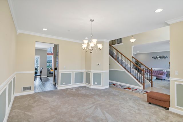 2124 Amelia Lane, Hoffman Estates, IL 60192