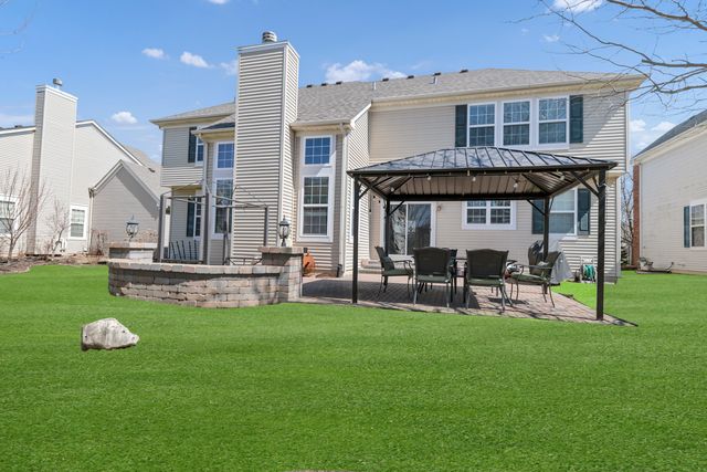 2124 Amelia Lane, Hoffman Estates, IL 60192