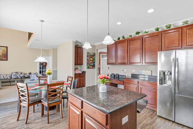 2124 Amelia Lane, Hoffman Estates, IL 60192