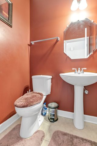 2124 Amelia Lane, Hoffman Estates, IL 60192