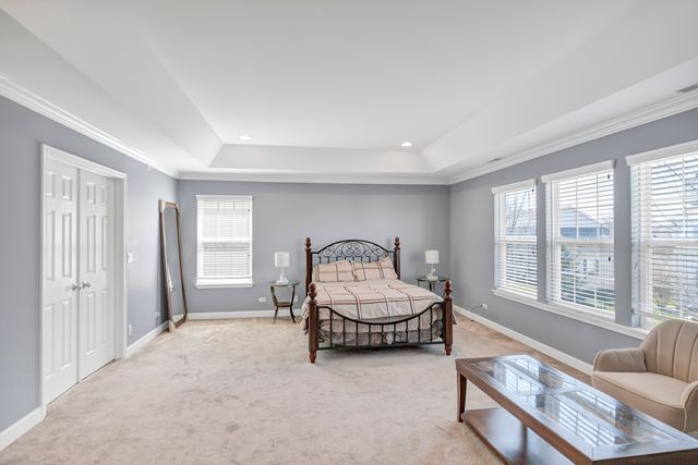 2124 Amelia Lane, Hoffman Estates, IL 60192