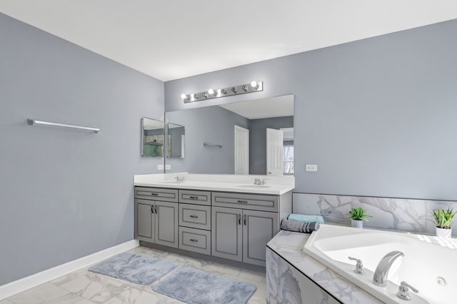 2124 Amelia Lane, Hoffman Estates, IL 60192