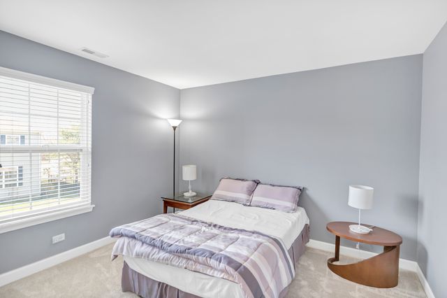 2124 Amelia Lane, Hoffman Estates, IL 60192