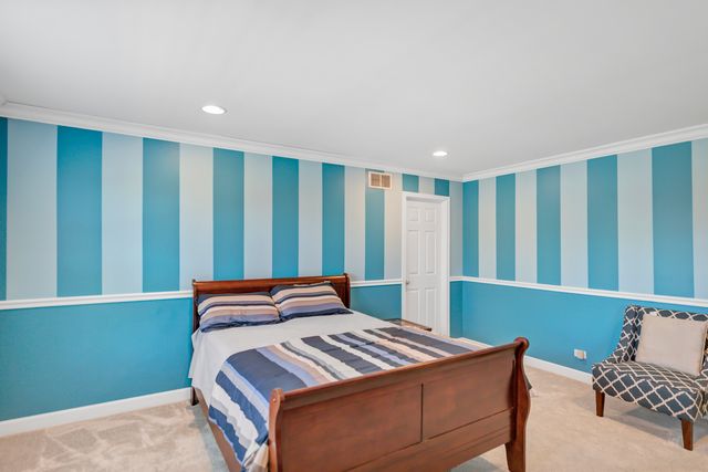 2124 Amelia Lane, Hoffman Estates, IL 60192