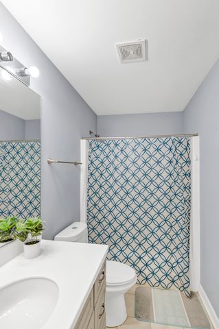 2124 Amelia Lane, Hoffman Estates, IL 60192