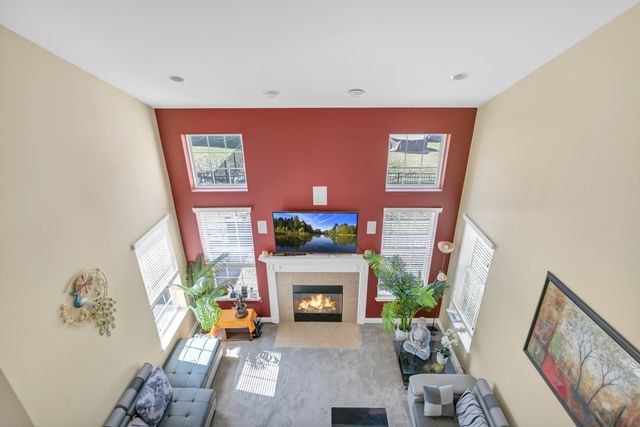 2124 Amelia Lane, Hoffman Estates, IL 60192