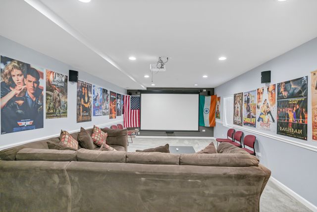 2124 Amelia Lane, Hoffman Estates, IL 60192