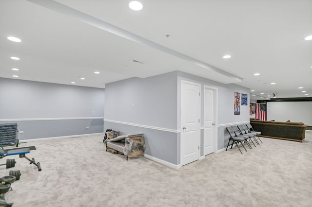 2124 Amelia Lane, Hoffman Estates, IL 60192