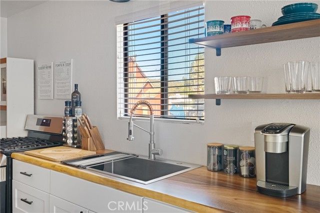 2125 2nd Lane, Big Bear City, CA 92315