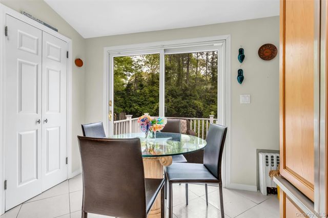 28 Penguin Lane, Commack, NY 11725