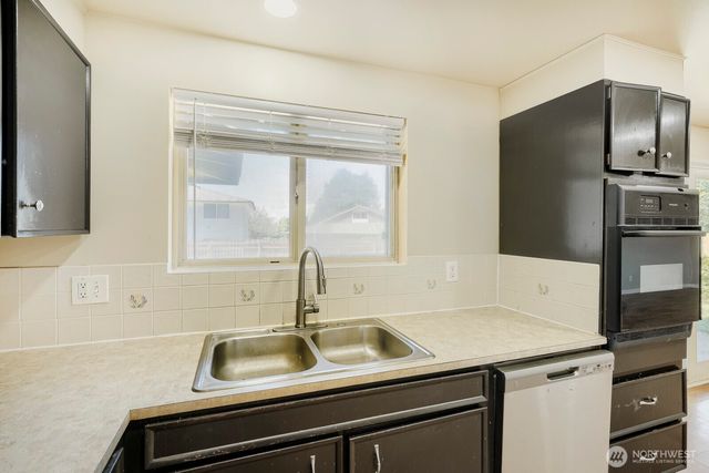 23227 110th Place SE, Kent, WA 98031