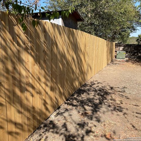 7918 Falcon Ridge, San Antonio, TX 78239