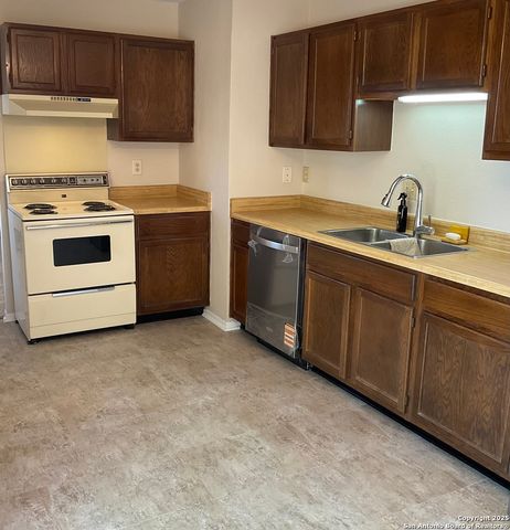 7918 Falcon Ridge, San Antonio, TX 78239