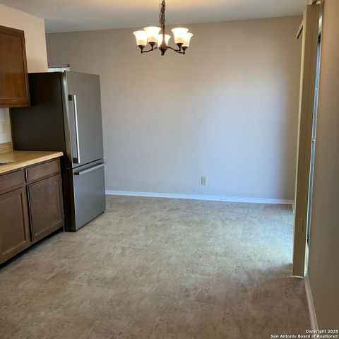 7918 Falcon Ridge, San Antonio, TX 78239