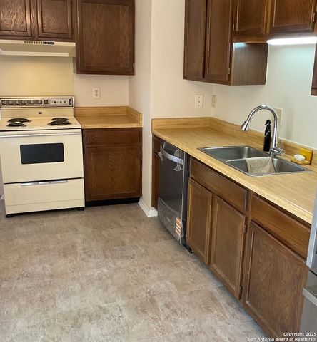 7918 Falcon Ridge, San Antonio, TX 78239