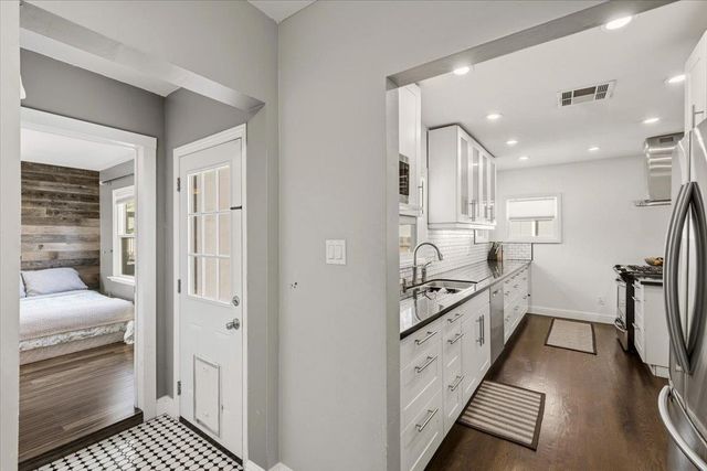 2100 36th Street, Sacramento, CA 95817