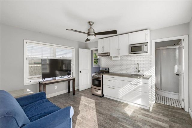 2100 36th Street, Sacramento, CA 95817