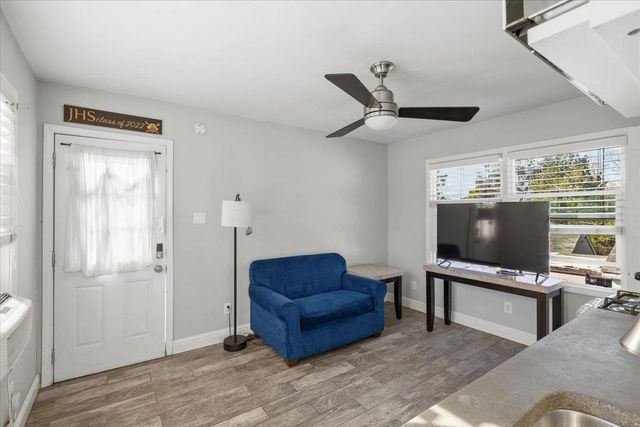 2100 36th Street, Sacramento, CA 95817