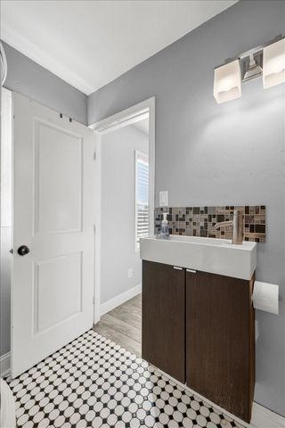 2100 36th Street, Sacramento, CA 95817