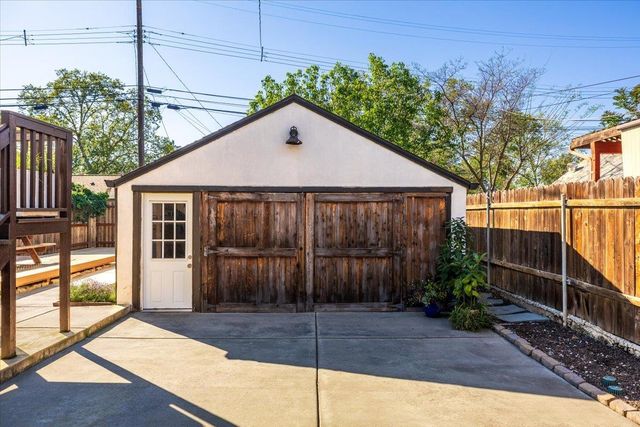 2100 36th Street, Sacramento, CA 95817