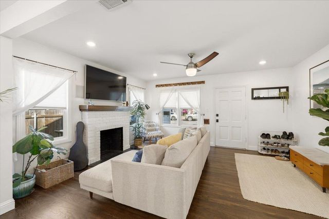 2100 36th Street, Sacramento, CA 95817