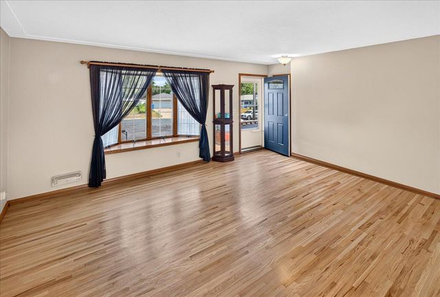 10707 Chowen Circle, Bloomington, MN 55431