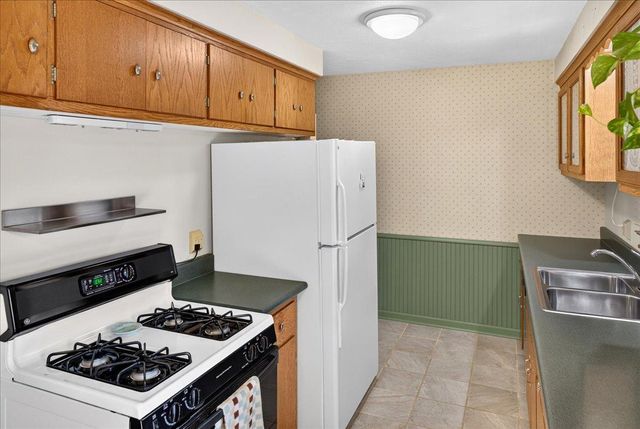 10707 Chowen Circle, Bloomington, MN 55431