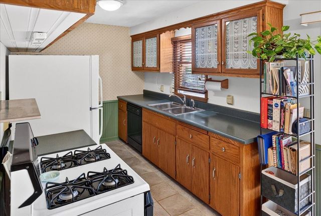 10707 Chowen Circle, Bloomington, MN 55431
