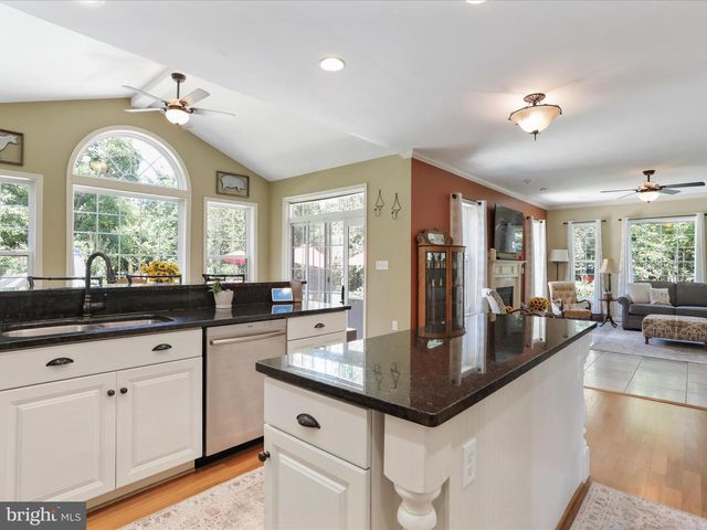 112 CHIMNEY DR, Bunker Hill, WV 25413