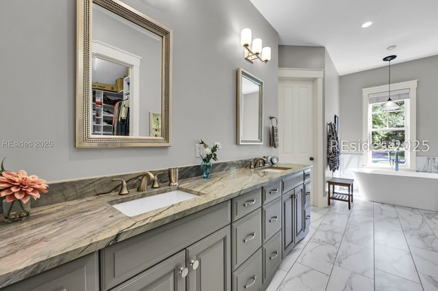 5 Oldfield Village Rd, Bluffton, SC 29909