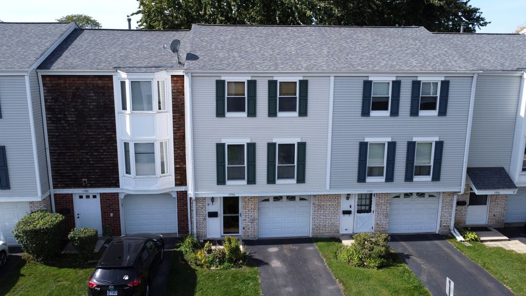 1990 Oxford Lane, Hoffman Estates, IL 60169 — photo 2