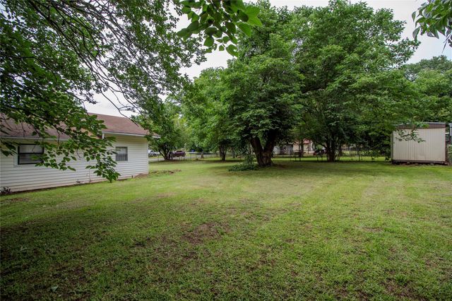 506 W Elm Street, Crockett, TX 75835