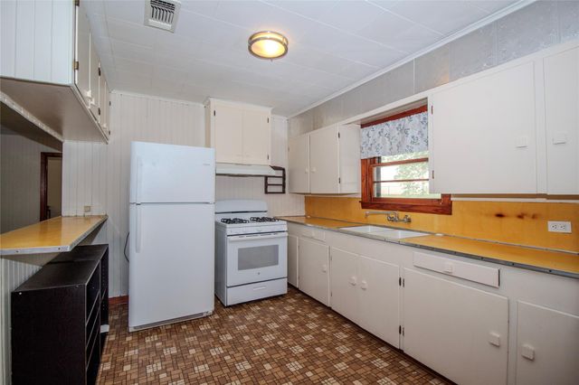 506 W Elm Street, Crockett, TX 75835