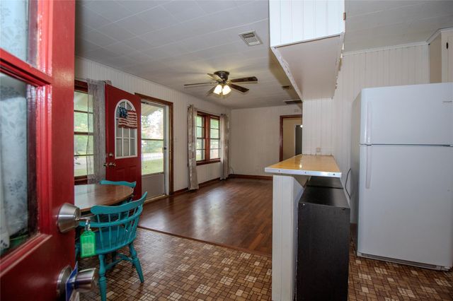 506 W Elm Street, Crockett, TX 75835