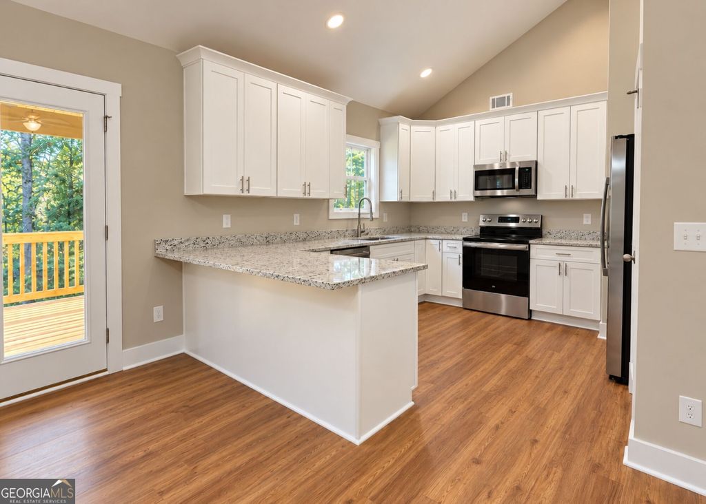 284 Stonington Drive, Mount Airy, GA 30563 — photo 5