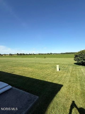 302 Hidden Ridge, Delta, OH 43515