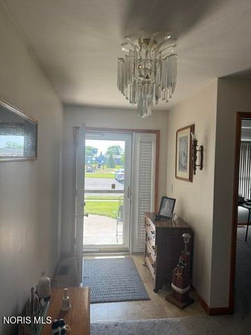 302 Hidden Ridge, Delta, OH 43515
